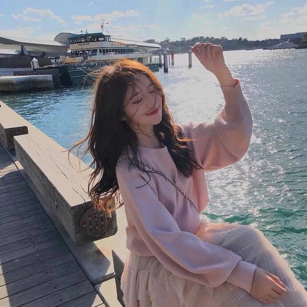 悲情红与黑海报